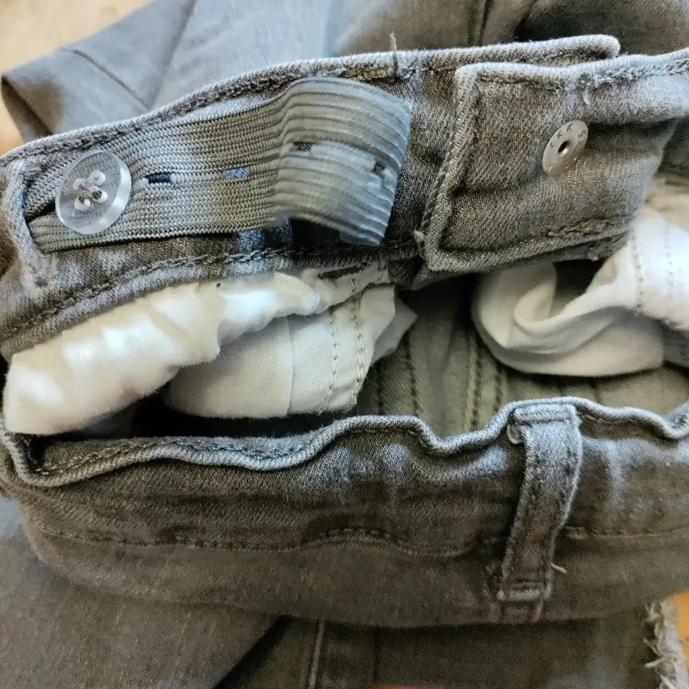Place size 5 gray jeans straight leg distressed frayed hem adjustable waist